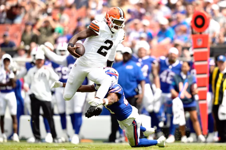 Sanders throws TD in final chance to win starting job but Bills batter Browns